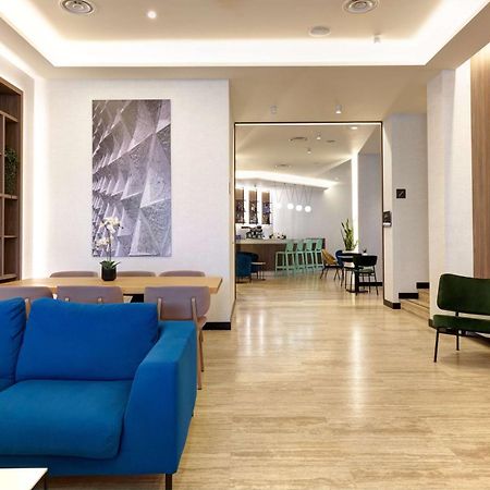 Radisson Hotel แฟร์รารา ภายนอก รูปภาพ